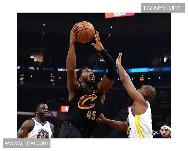 勇士与骑士季前赛精彩对决录像回顾分析与亮点总结 勇士与骑士季前赛精彩对决录像回顾分析与亮点总结