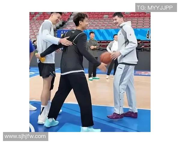 新疆男篮迎战八一男篮争夺季后赛席位的关键之战