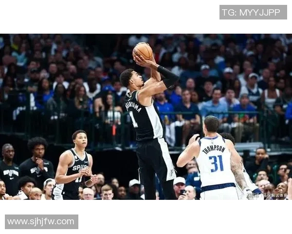 马刺与热火首场对决精彩回顾双方明星球员表现抢眼