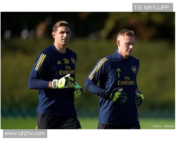 马丁内斯的传奇旅程：从默默无闻到足球巨星的蜕变与辉煌