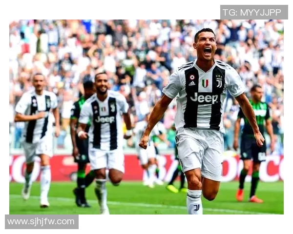 球迷疯狂行为欧冠赛场上演抢夺C罗球衣奇观